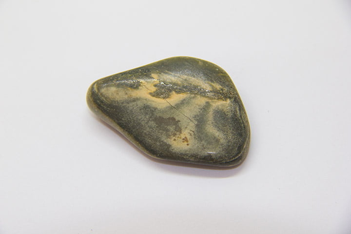 Pedra Jaspe Verde Rolada 3x5cm