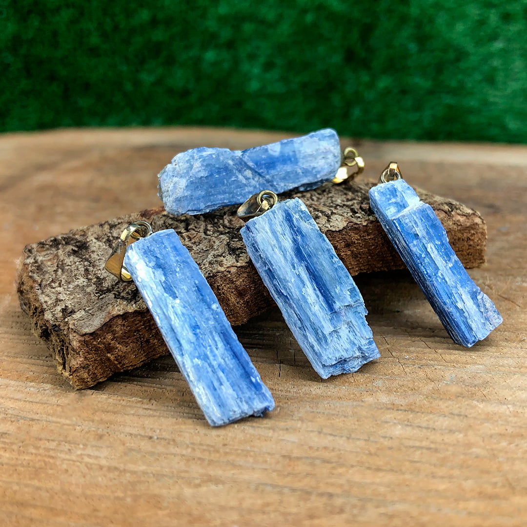 Pingente de Pedra Cianita Azul Bruta Pino em Oferta