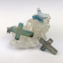 Pingente de Pedra Ágata Azul Crucifixo - Helena Cristais  
