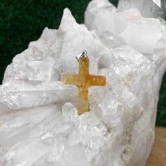 Pingente de Pedra Quartzo Hematóide Crucifixo - Helena Cristais  